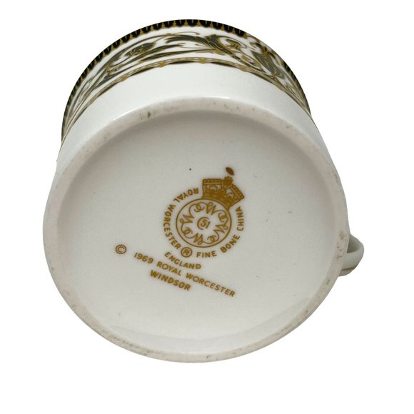 1969 Royal Worcester Windsor Fine Bone China Cup & Saucer White & Gold - Picture 6 of 11